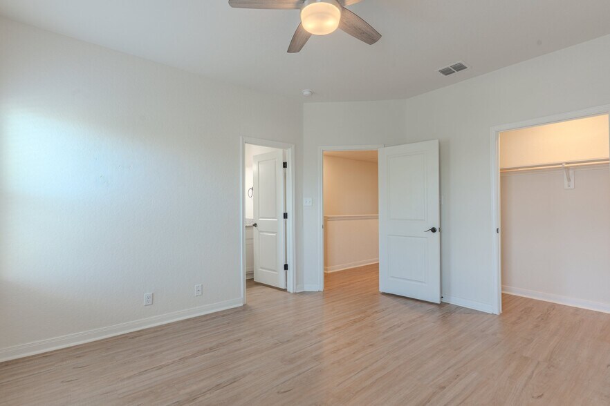 Building Photo - 10310 Candlewood Wy