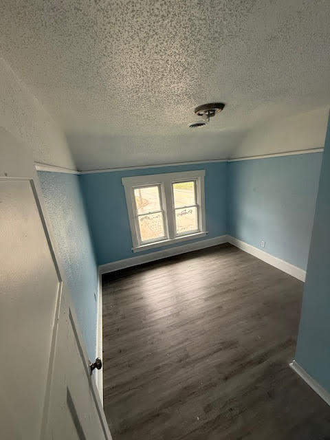 Building Photo - 425 Stanley St