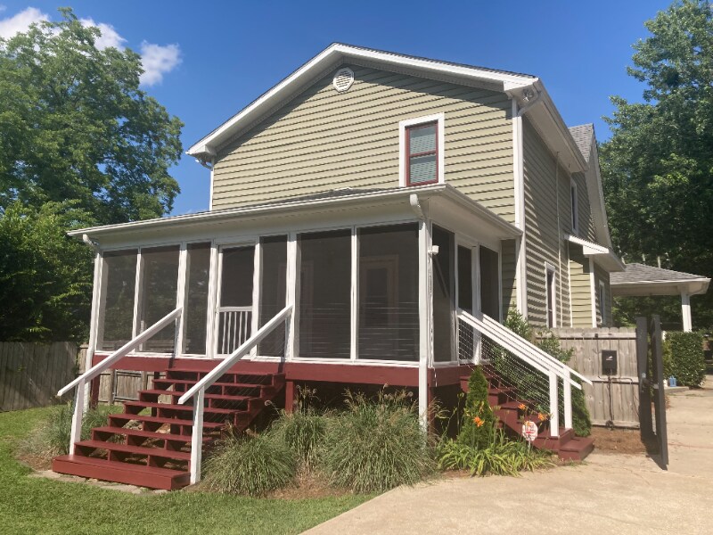 Building Photo - 110 Ruth St