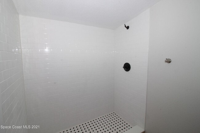 Building Photo - 2909 Zephyr Ln