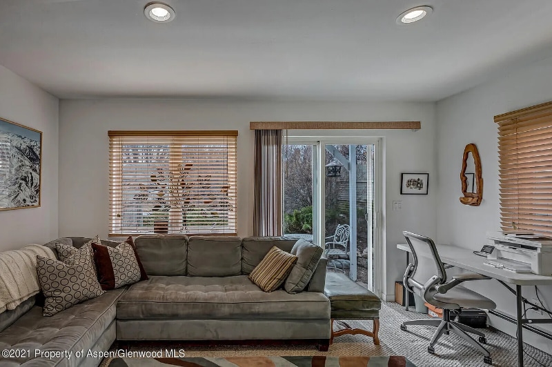 Building Photo - 350 S 8th St