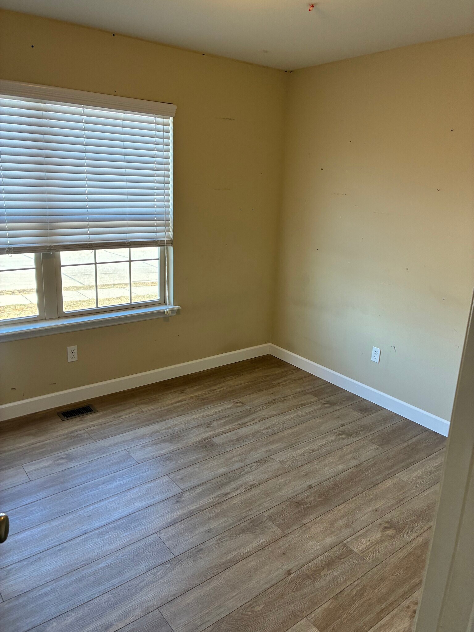 Building Photo - 1120 Marathon Dr