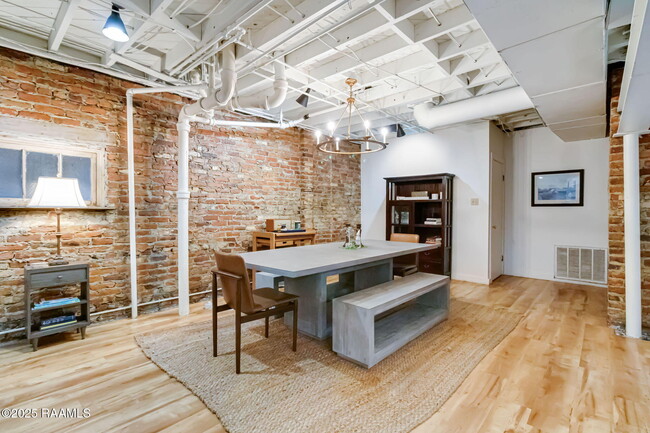 Building Photo - 109 French St