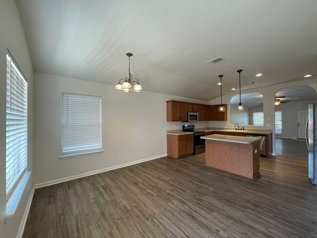 Building Photo - 129 Crane Crest Dr