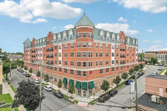 Building Photo - 201 Willett Ave