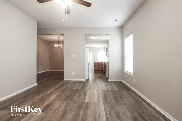 Building Photo - 8119 Corktree Dr
