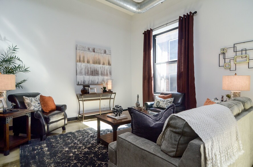 Building Photo - 350 St Peter St