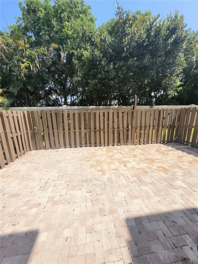 Building Photo - 8707 Buckskin Manor