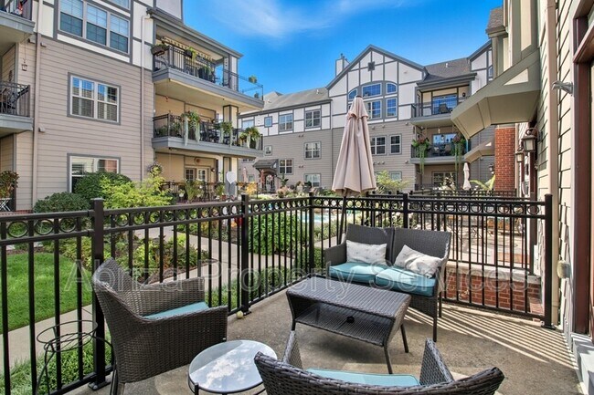 Building Photo - 3612 Flad Ave