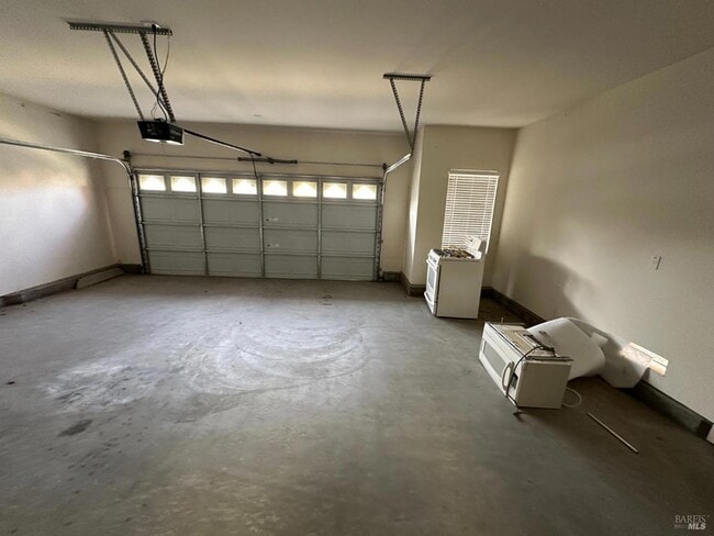 Building Photo - 500 Marianna Pl