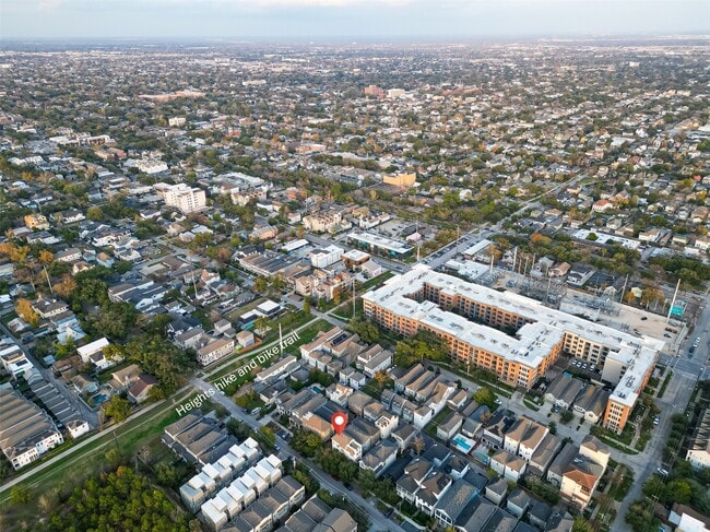 Building Photo - 620 Rutland St