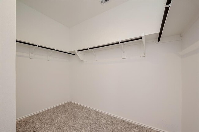 Building Photo - 24330 Elmwood Falls Dr