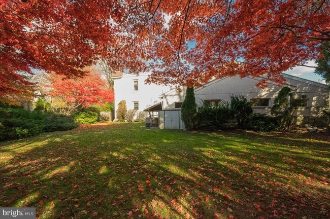 Building Photo - 5838 Henry Ave