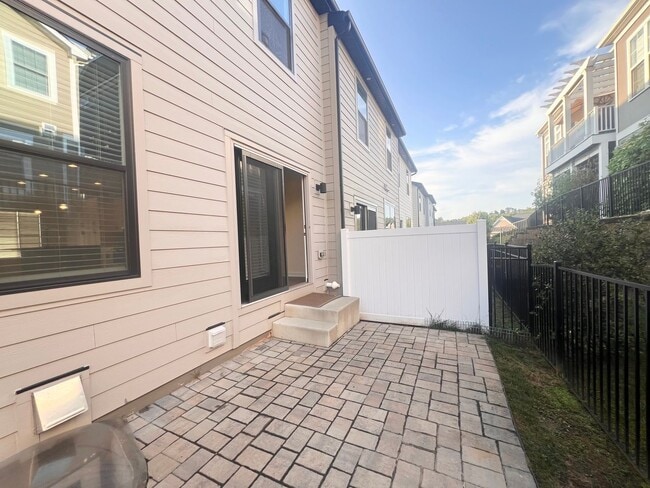 Building Photo - 1674 Delphi Dr