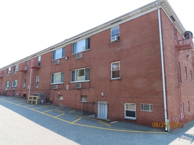 Building Photo - Longview Apartments
