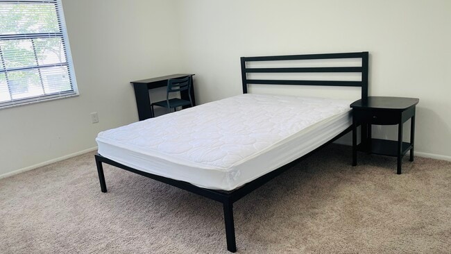 Building Photo - 2706 Graduate Ct