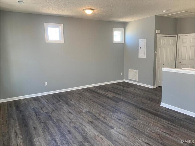 Building Photo - 3410 E Lime Kiln