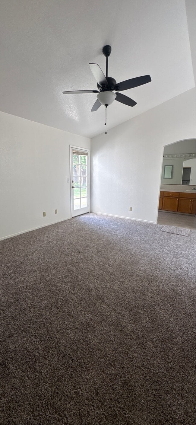Building Photo - 735 Bliss Ave