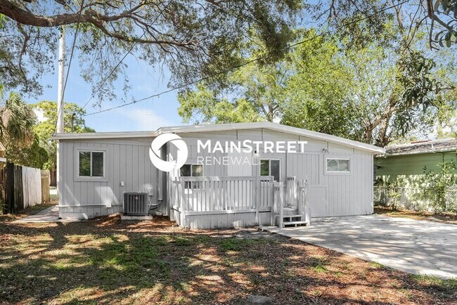 Building Photo - 3 Bedroom Pet-Friendly Home in St Petersburg, FL with Main Street Renewal