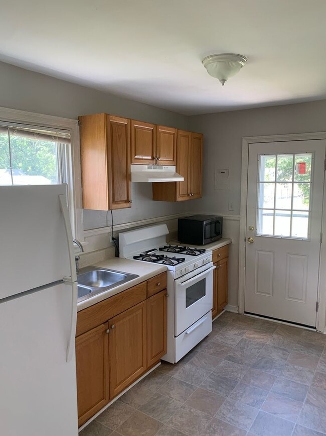 Building Photo - Beautiful 3 Bedroom home off of the Virgin...
