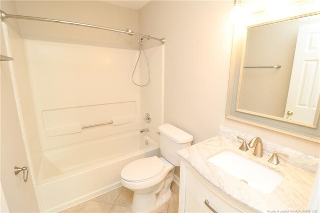 Building Photo - 114 Windward Ct