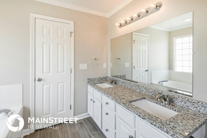 Building Photo - 60 Knottingham Ct