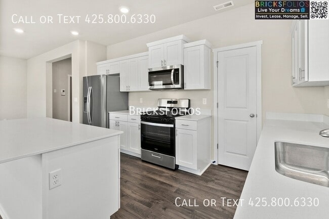 Building Photo - 1342 SW Pendleton Way