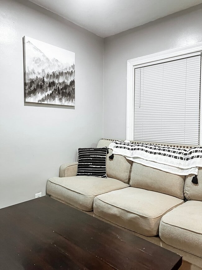 Building Photo - 2244 Park St