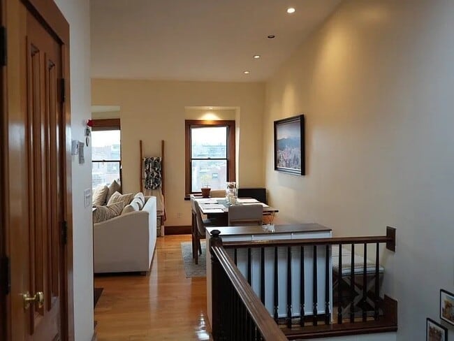 Building Photo - 11 Milford St