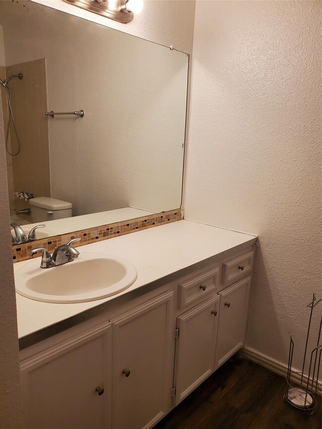 Building Photo - 907 Fairway Green Cove