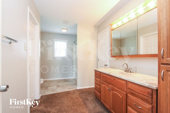 Building Photo - 6632 Sonesta Dr
