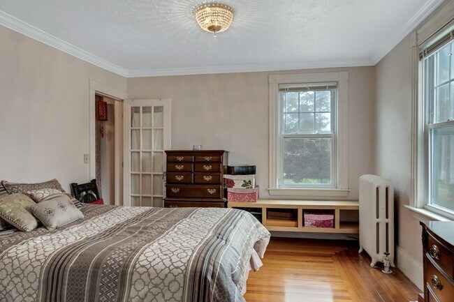 Building Photo - 116 Central St