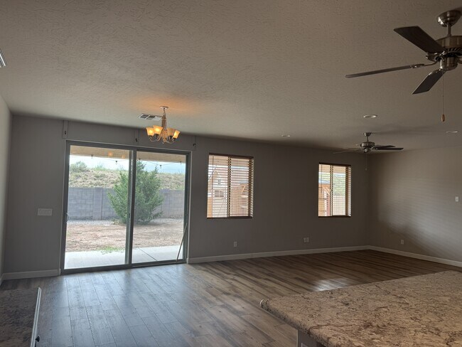 Building Photo - 343 Armitage Way