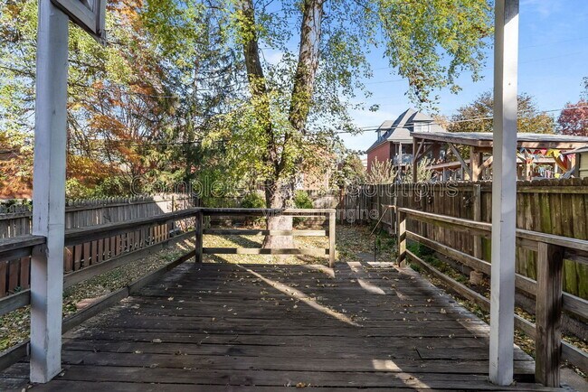 Building Photo - 3915 Russell Blvd