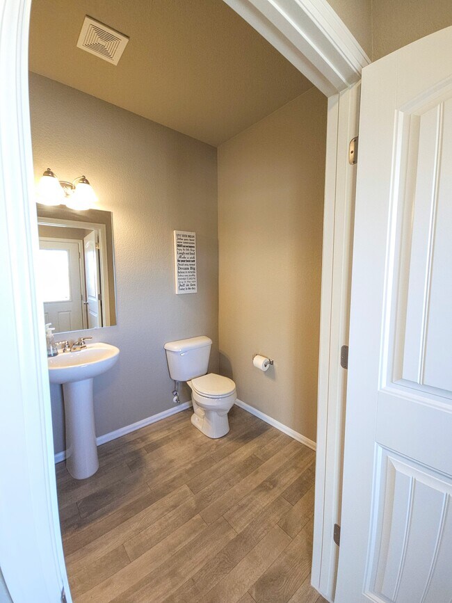Building Photo - 7632 Spruce Pne Grv