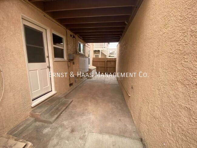 Building Photo - 5235 E The Toledo