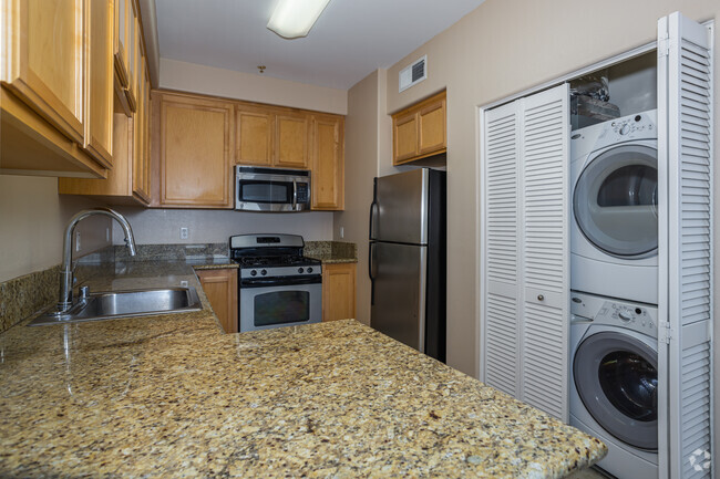 2BR, 1BA - 888SF - Park Lane Villas