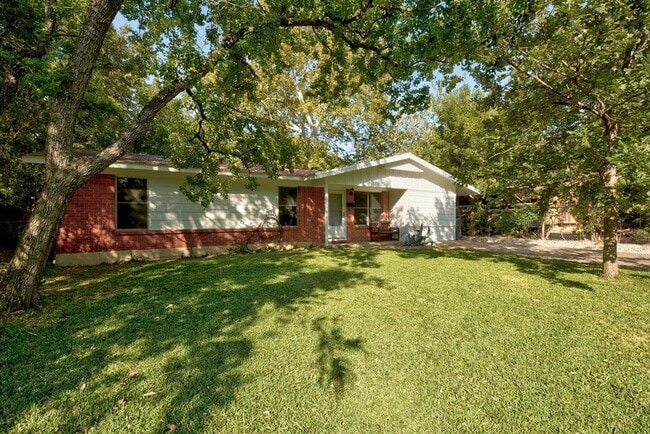 Building Photo - 4704 S Forest Dr