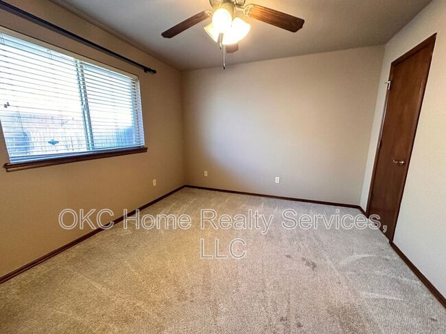 Building Photo - 13204 SW 2nd Terrace