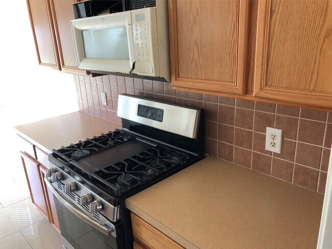 Building Photo - 8531 Ashford Green Ln