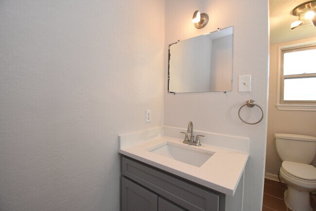 Building Photo - 8110 Dorrcrest Ln
