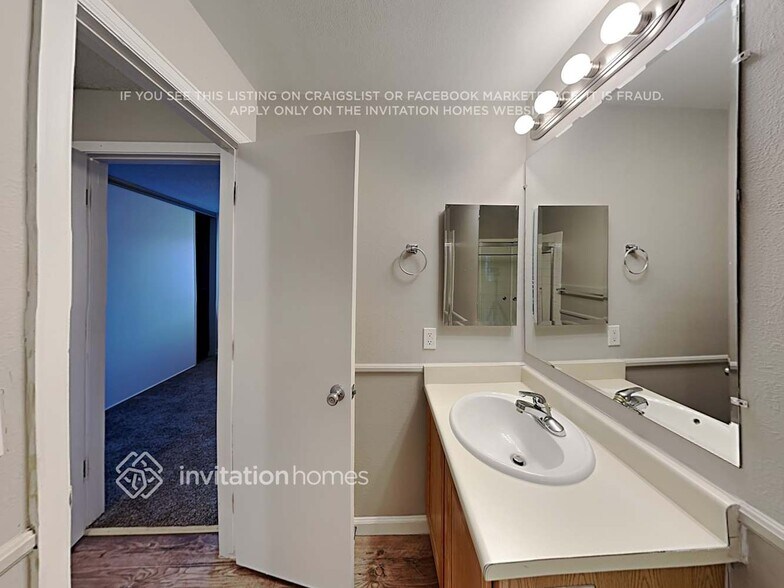 Building Photo - 17215 E Wagontrail Pkwy