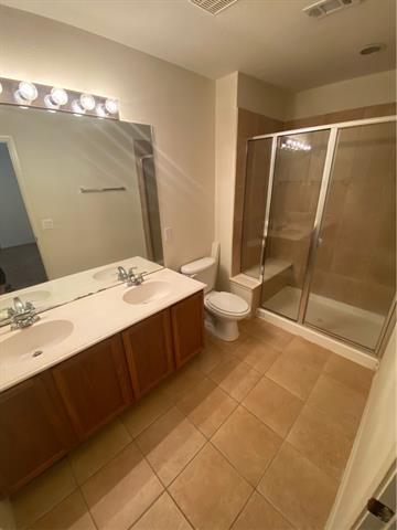 Building Photo - 2734 Hyde Park Dr