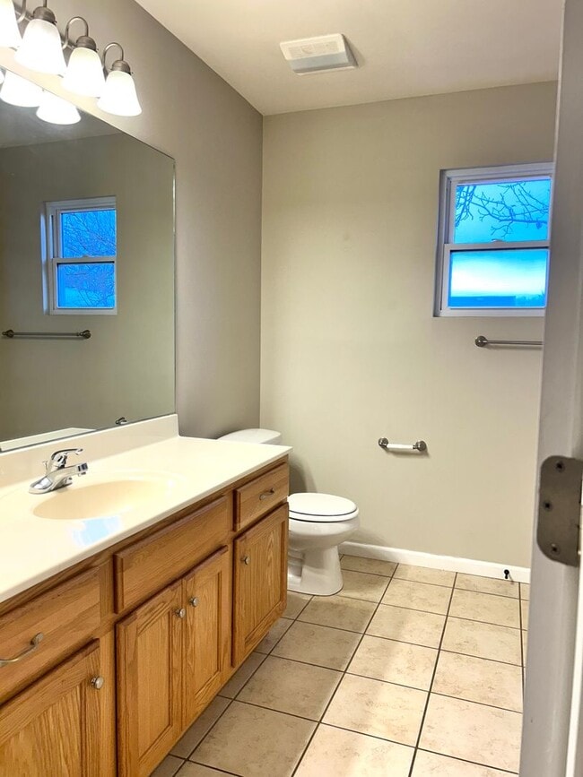 Building Photo - Charming 3-Bedroom Home with Modern Amenities and Elegant Finishes