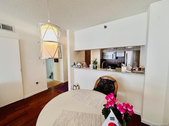 Building Photo - 4 Martine Ave