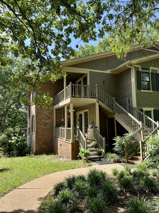 Primary Photo - 2080 Woodlawn Dr SW