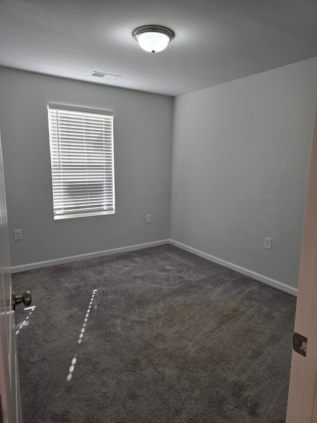 Building Photo - Modern 3-Bedroom Townhome in Copley Farms,...