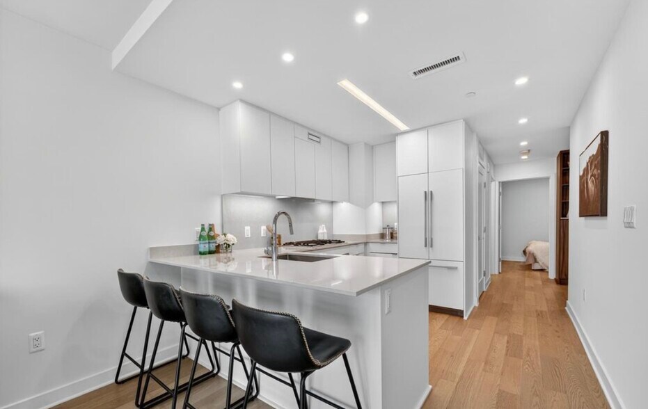 Building Photo - 37 L St SE