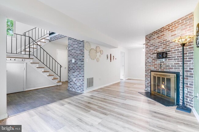 Building Photo - 7329 Split Rail Ln