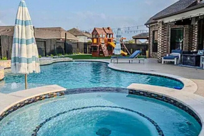 Building Photo - 11347 Needlerock Ct